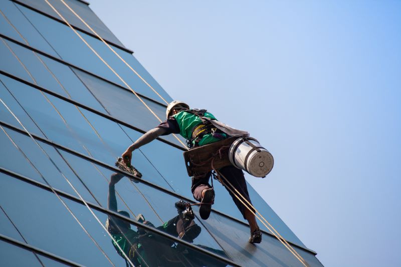 Manhattan Window Washers Injured