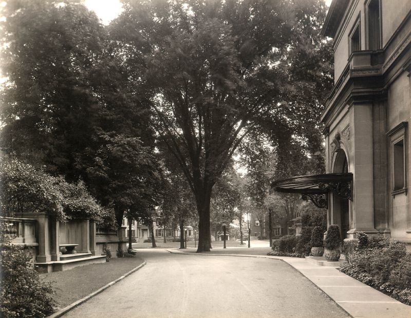 The Mansion Driveway