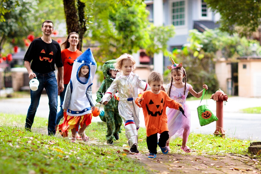 Staying Safe On The Roads While Trick Or Treating